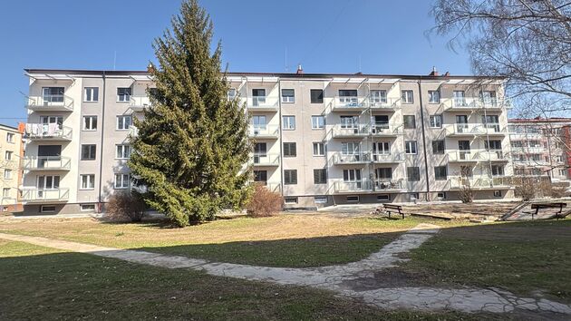 Rekonstrukce bytového domu Těšíkov 1172, Vsetín