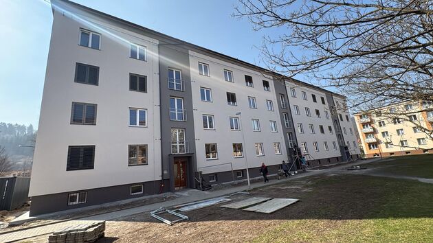 Rekonstrukce bytového domu Těšíkov 1172, Vsetín