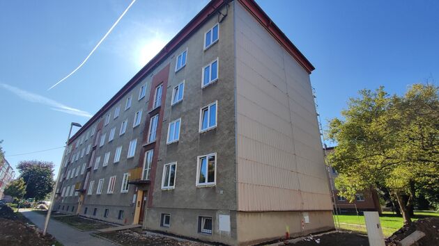 Rekonstrukce bytového domu Těšíkov 1172, Vsetín
