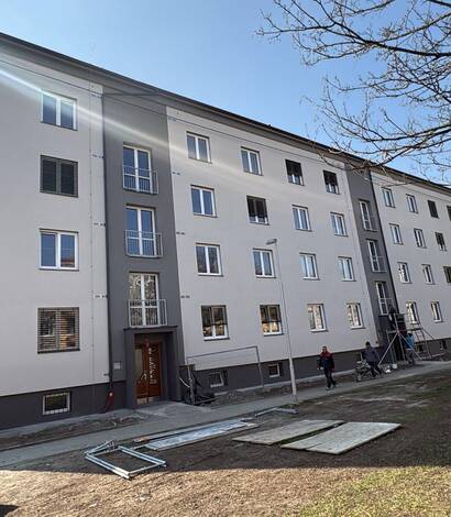 Rekonstrukce bytového domu Těšíkov 1172, Vsetín